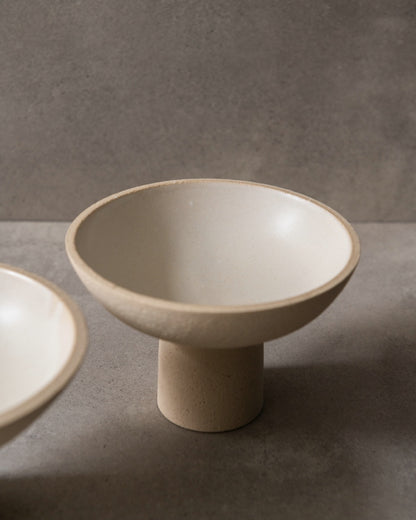 MK keramiek - Bowl op voet -  Terra Aura Pallidus