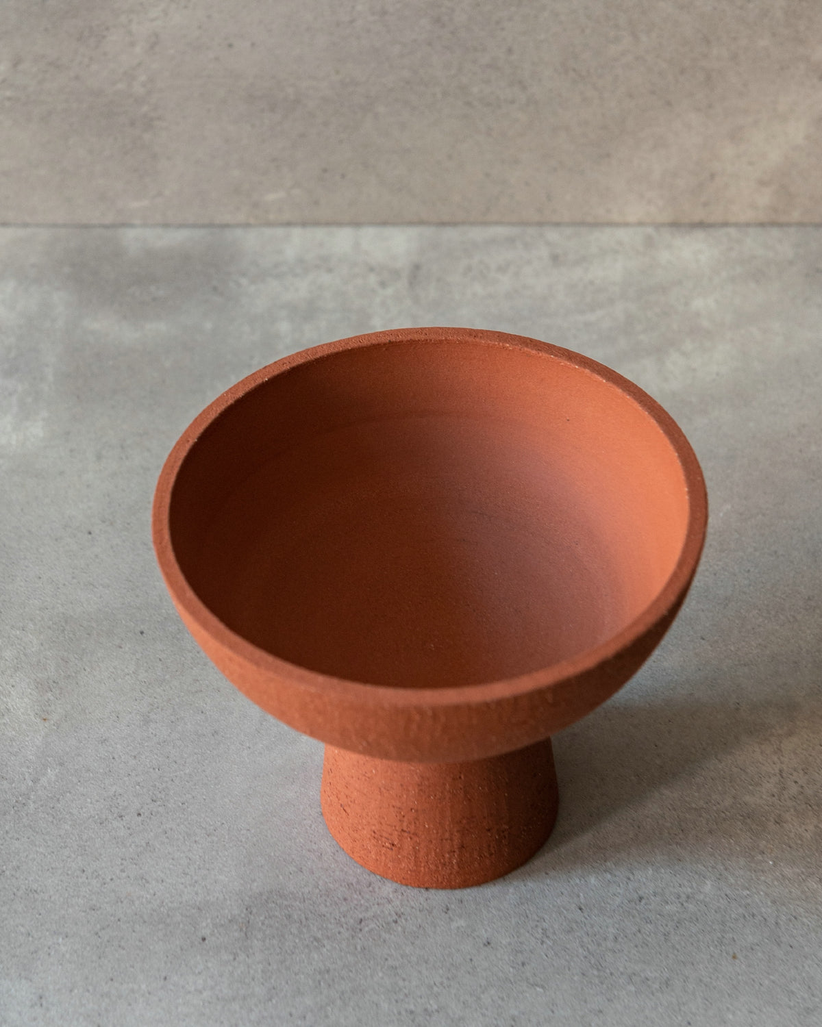 Bowl op voet -  Terra Aura Rubigo